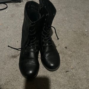Girls size 3 link black combat boots